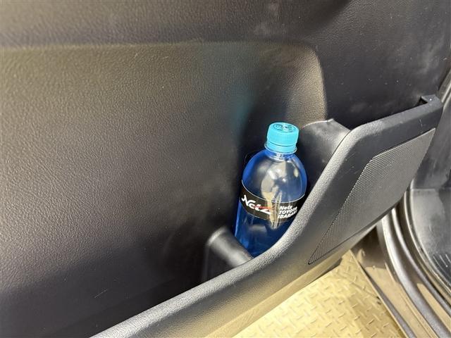 ノア Ｘ　スマートエディション　ナビ＆ＴＶ　リアクーラー　キーレス　パワーウインドウ　１オーナー　スマートキー　３列シート　ＥＴＣ　パワーステアリング　盗難防止システム　オートエアコン　ミュージックプレイヤー接続可　ＤＶＤ再生（26枚目）