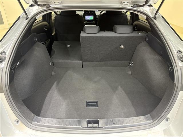 プリウス Ｓセーフティプラス　衝突回避システム　１セグ　Ｂモニター　ドラレコ付き　ＬＥＤライト　クルコン　ＥＴＣ装備　スマートＫＥＹ　ナビＴＶ　イモビライザー　横滑り防止機能　ＰＷ　カーテンエアバッグ　キーレスエントリー　アルミ（29枚目）