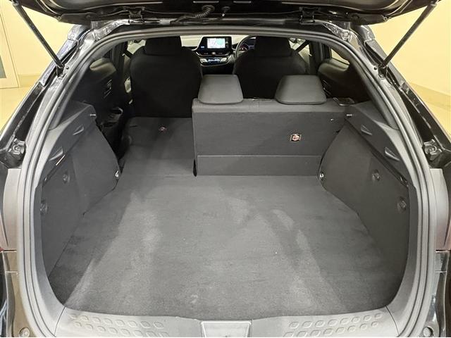 Ｃ－ＨＲ Ｓ　純正ナビ　フルセグＴＶ　ブルートゥース　ＤＶＤ再生　リヤカメラ　ＥＴＣ　スマートキー＆プッシュスタート　オートエアコン　クルーズコントロール　ＬＥＤライト　セーフティセンス　アルミホイール（28枚目）