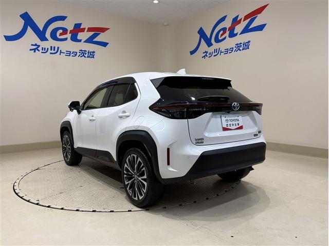 ヤリスクロス ハイブリッドＺ　ドライブレコーダ　インテリジェントキー　アルミホイル　ＬＥＤライト　１オ－ナ－　リアカメラ　ナビ　クルーズコントロール　整備記録簿　横滑り防止システム　メモリーナビゲーション　電動シ－ト　パワステ（10枚目）