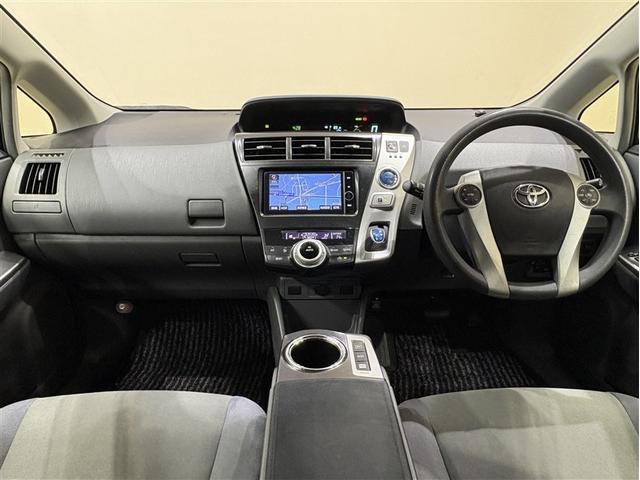 ���F���ɗD��A��������܂Ƃ܂������̂���C���p�l�B�e����X�C�b�`�Ȃǂ��h���C�o�[�̎g���₷���ʒu�ɔz�u����Ă��܂���B