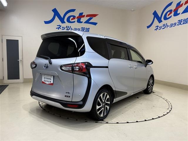 シエンタ ハイブリッド　ファンベースＧセーフティーエディション　９型純正ナビ　フルセグＴＶ　ブルートゥース　ＤＶＤ再生　全周囲カメラ　ＥＴＣ　スマートキー　オートエアコン　シートヒーター　クルーズコントロール　ＬＥＤライト　両側電動ドア　セーフティセンス　アルミ（7枚目）