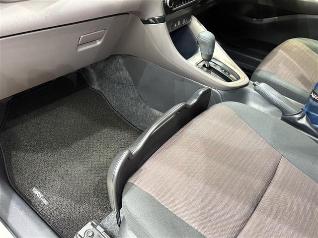 ヤリス ハイブリッドＧ　ディスプレイオーディオ　ブルートゥース　リヤカメラ　スマートキー＆プッシュスタート　オートエアコン　シートヒーター　クルーズコントロール　横滑り抑制　ＬＥＤライト　セーフティセンス　アルミホイール（23枚目）