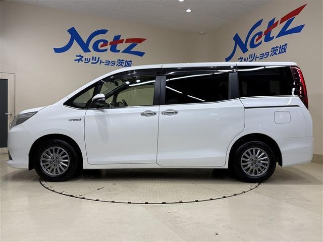 エスクァイア ハイブリッドＸｉ　９型純正ナビ　フルセグＴＶ　ブルートゥース　リヤカメラ　ＥＴＣ　スマートキー＆プッシュスタート　オートエアコン　シートヒーター　クルーズコントロール　ＬＥＤライト　両側電動ドア　アルミホイール（10枚目）