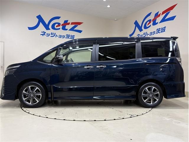 ヴォクシー ＺＳ　煌ＩＩＩ　９型純正ナビ　フルセグＴＶ　ブルートゥース　ＤＶＤ再生　後席モニター　リヤカメラ　ＥＴＣ　スマートキー　オートエアコン　クルーズコントロール　ＬＥＤライト　両側電動ドア　セーフティセンス　アルミ（10枚目）