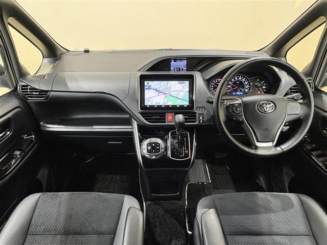 ヴォクシー ＺＳ　煌ＩＩＩ　９型純正ナビ　フルセグＴＶ　ブルートゥース　ＤＶＤ再生　後席モニター　リヤカメラ　ＥＴＣ　スマートキー　オートエアコン　クルーズコントロール　ＬＥＤライト　両側電動ドア　セーフティセンス　アルミ（11枚目）