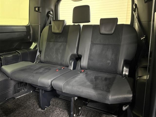 ヴォクシー ＺＳ　煌ＩＩＩ　９型純正ナビ　フルセグＴＶ　ブルートゥース　ＤＶＤ再生　後席モニター　リヤカメラ　ＥＴＣ　スマートキー　オートエアコン　クルーズコントロール　ＬＥＤライト　両側電動ドア　セーフティセンス　アルミ（31枚目）