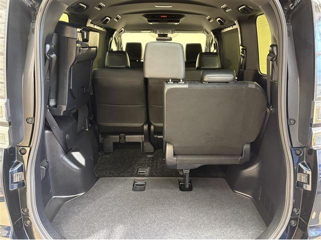 ヴォクシー ＺＳ　煌ＩＩＩ　９型純正ナビ　フルセグＴＶ　ブルートゥース　ＤＶＤ再生　後席モニター　リヤカメラ　ＥＴＣ　スマートキー　オートエアコン　クルーズコントロール　ＬＥＤライト　両側電動ドア　セーフティセンス　アルミ（32枚目）