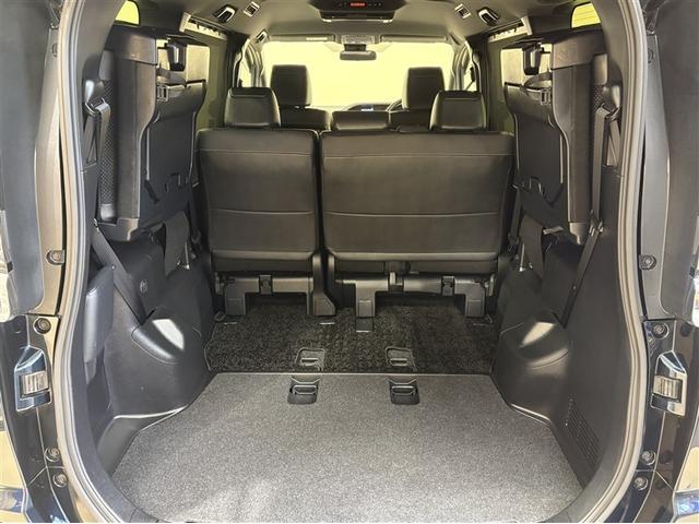 ヴォクシー ＺＳ　煌ＩＩＩ　９型純正ナビ　フルセグＴＶ　ブルートゥース　ＤＶＤ再生　後席モニター　リヤカメラ　ＥＴＣ　スマートキー　オートエアコン　クルーズコントロール　ＬＥＤライト　両側電動ドア　セーフティセンス　アルミ（33枚目）