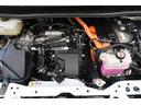 低燃費で環境にもやさしいハイブリッド車です。静粛性に優れた快適空間と静かで力強い走りを実現。エンジンルームも「まるごとクリーニング」実施済みでキレイ!