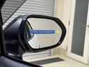＜ブラインドスポットモニター＞死角になりやすい斜め後ろの車両や障害物を検知してドアミラー内のランプをオレンジに点灯し知らせてくれます。車線変更や駐車時に安心ですね♪