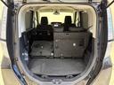 後席はスライドする６：４分割可倒式リヤシートなので、前方にスライドさせると大きめな荷物も載せられます。