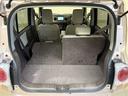 後席は分割可倒式リヤシート。長めの荷物を載せるときにいいですね。