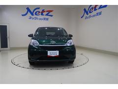 当社展示車はキレイで清潔感あふれる「まるごとクリーニング」、車の状態が一目でわかる「車両検査証明書」、買ってからも安心「ロングラン保証」という３つの安心をセットにしたものです。 4