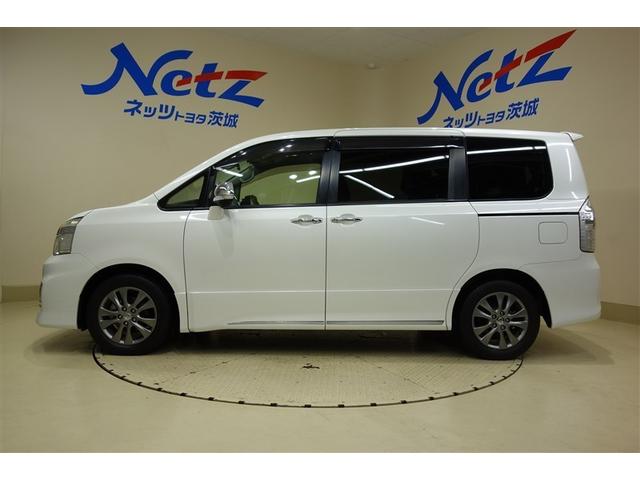 ヴォクシー ZS 煌Z 純正ナビ DVD再生 フルセグTV ブルートゥース 後席モニター リヤカメラ ETC スマートキー&プッシュスタート オートエアコン HIDライト 両側電動ドア アルミホイール ロングラン保証(10枚目)