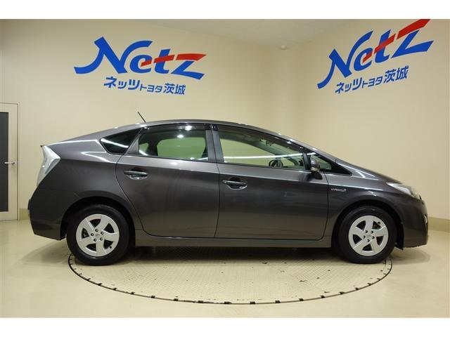 プリウス Ｓ　ＬＥＤエディション　純正ナビ　ワンセグＴＶ　ブルートゥース　ＤＶＤ再生　ＥＴＣ　スマートキー　オートエアコン　ＬＥＤライト　パワーステアリング　パワーウインドウ　デュアル＆カーテンエアバッグ　スペアタイヤ　ロングラン保証（6枚目）