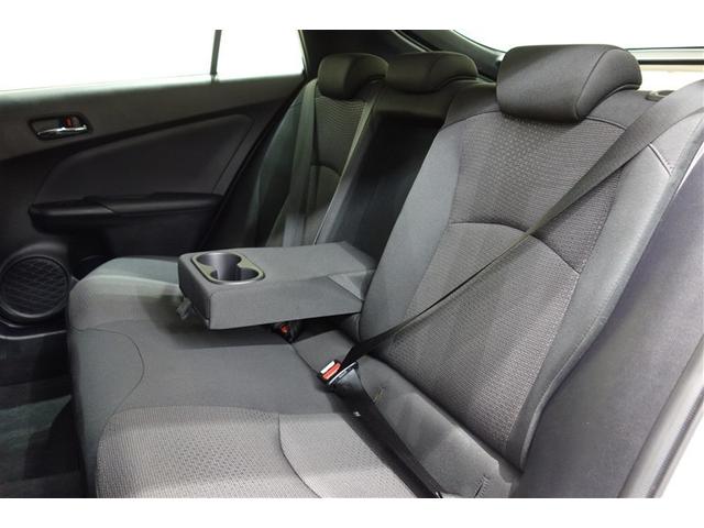 クリーニングしてあり清潔で広々とした座席です！是非、現車を見て体感してみてください。