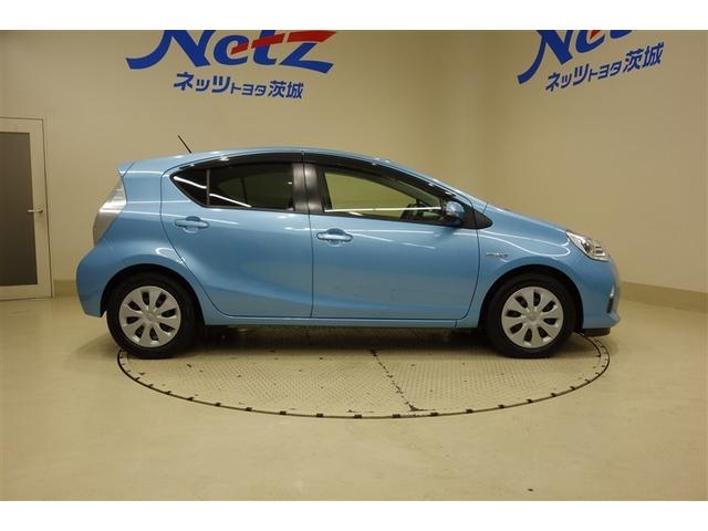 アクア Ｓ　スマートキープッシュスタート　キーレスエントリ　フルセグ地デジ　イモビ　ナビ＆ＴＶ　ワンオーナー車　オートエアコン　デュアルエアバック　ＥＳＣ　パワーウィンドウ　ＡＵＸ端子　ＥＴＣ　ＤＶＤ再生可能（6枚目）