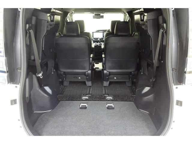 ヴォクシー ＺＳ　煌ＩＩＩ　プリクラッシュ　スマートキ　アイスト　ＤＶＤ再生機能　記録簿付き　横滑り防止装置　ナビＴＶ　アルミ　三列シート　ＷＡＣ　盗難防止　オートエアコン　キーレス　ＥＴＣ装備　パワステ　メモリナビ　クルコン（31枚目）