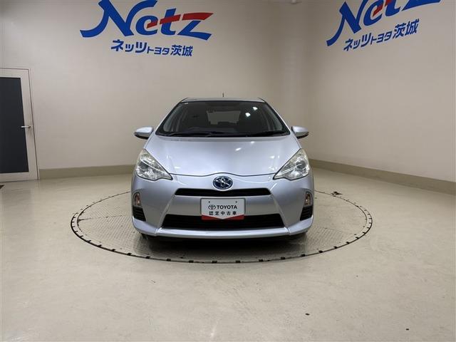 アクア Ｓ　純正ナビ　ワンセグＴＶ　ブルートゥース　リヤカメラ　ＥＴＣ　キーレスエントリー　オートエアコン　パワーウィンドウ　パワーステアリング　デュアルエアバッグ　スペアタイヤ　ロングラン保証（5枚目）