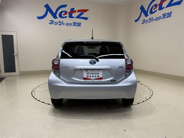 アクア Ｓ　純正ナビ　ワンセグＴＶ　ブルートゥース　リヤカメラ　ＥＴＣ　キーレスエントリー　オートエアコン　パワーウィンドウ　パワーステアリング　デュアルエアバッグ　スペアタイヤ　ロングラン保証（9枚目）