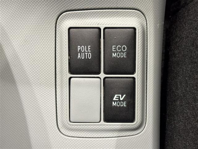 アクア Ｓ　純正ナビ　ワンセグＴＶ　ブルートゥース　リヤカメラ　ＥＴＣ　キーレスエントリー　オートエアコン　パワーウィンドウ　パワーステアリング　デュアルエアバッグ　スペアタイヤ　ロングラン保証（20枚目）