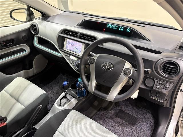 アクア Ｓ　純正ナビ　ワンセグＴＶ　ブルートゥース　リヤカメラ　ＥＴＣ　キーレスエントリー　オートエアコン　パワーウィンドウ　パワーステアリング　デュアルエアバッグ　スペアタイヤ　ロングラン保証（22枚目）