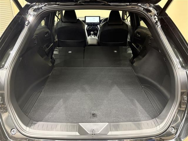 ハリアーハイブリッド Ｇ　エンジンスターター　ディスプレイオーディオ　ブルートゥース　フルセグＴＶ　リヤカメラ　ＥＴＣ　スマートキー　オートエアコン　ＬＥＤライト　クルーズコントロール　電動バックドア　セーフティセンス　アルミ（31枚目）