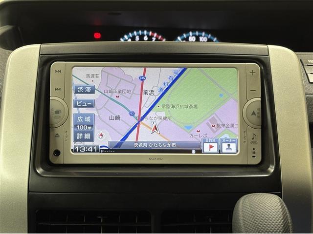 ヴォクシー X Lエディション 1オーナ 助手席エアバッグ 記録簿有 盗難防止 キ-レス 全席パワーウインドウ ATエアコン AUX ETC装備 Wエアコン リアカメラ メモリーナビ 三列シート 運転席エアバッグ ABS パワステ(13枚目)