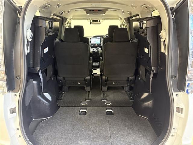 ヴォクシー ハイブリッドＶ　１０型純正ナビ　フルセグＴＶ　ブルートゥース　後席モニター　リヤカメラ　ＥＴＣ　ドライブレコーダ　スマートキー　オートエアコン　シートヒーター　クルーズコントロール　ＬＥＤライト　両側電動ドア　アルミ（32枚目）