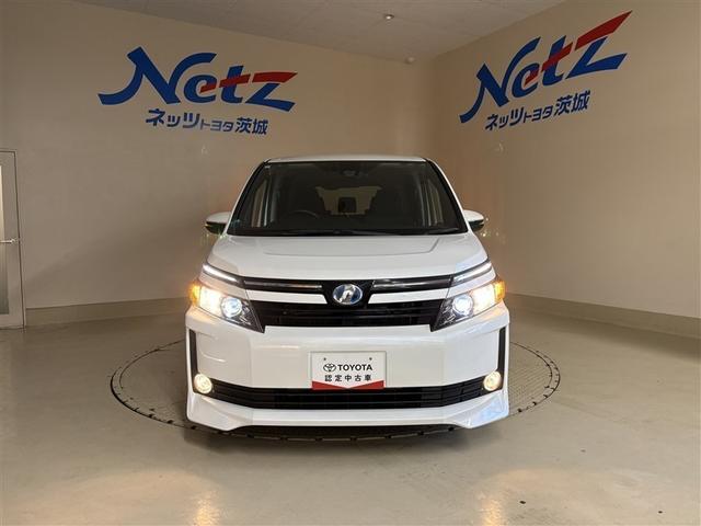 ヴォクシー ハイブリッドＶ　１０型純正ナビ　フルセグＴＶ　ブルートゥース　後席モニター　リヤカメラ　ＥＴＣ　ドライブレコーダ　スマートキー　オートエアコン　シートヒーター　クルーズコントロール　ＬＥＤライト　両側電動ドア　アルミ（36枚目）