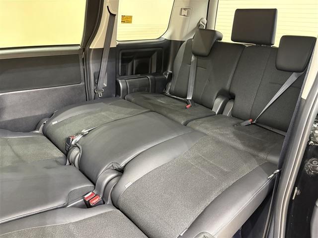 ���ʂȃ��C�A�E�g���\�ȃV�[�g�A�����W�����g�A�������t���b�g�ɂ��ĎԒ����Ȃǂ������ł��ˁB