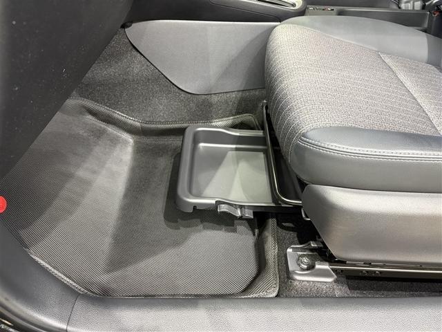 ヤリスクロス ハイブリッドＺ　ディスプレイオーディオ　ブルートゥース　全周囲カメラ　ＥＴＣ　スマートキ－　オートエアコン　シートヒーター　ＬＥＤライト　クルーズコントロール　ブラインドスポットモニター　セーフティセンス　アルミ（26枚目）