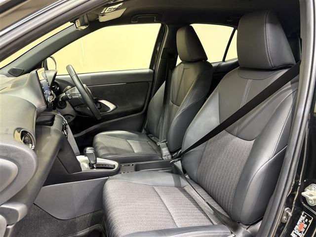 ヤリスクロス ハイブリッドＺ　ディスプレイオーディオ　ブルートゥース　全周囲カメラ　ＥＴＣ　スマートキ－　オートエアコン　シートヒーター　ＬＥＤライト　クルーズコントロール　ブラインドスポットモニター　セーフティセンス　アルミ（27枚目）