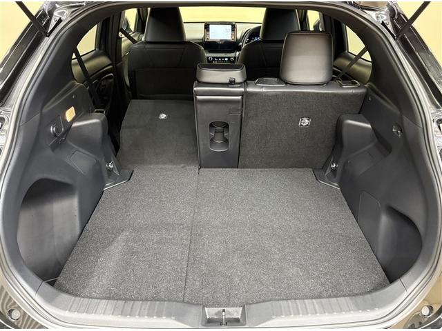 ヤリスクロス ハイブリッドＺ　ディスプレイオーディオ　ブルートゥース　全周囲カメラ　ＥＴＣ　スマートキ－　オートエアコン　シートヒーター　ＬＥＤライト　クルーズコントロール　ブラインドスポットモニター　セーフティセンス　アルミ（30枚目）