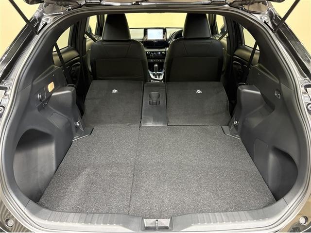 ヤリスクロス ハイブリッドＺ　ディスプレイオーディオ　ブルートゥース　全周囲カメラ　ＥＴＣ　スマートキ－　オートエアコン　シートヒーター　ＬＥＤライト　クルーズコントロール　ブラインドスポットモニター　セーフティセンス　アルミ（31枚目）