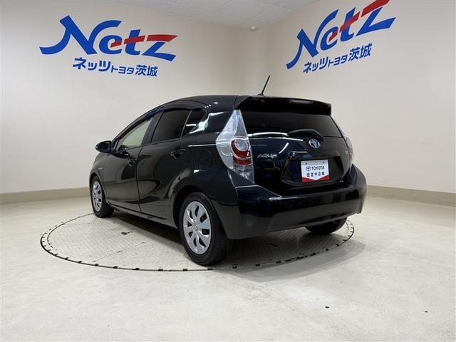 アクア Ｓ　ローダウン　セキュリティー　キーレススタート　両席エアバッグ　スマートキーシステム　取説記録簿　バックモニタ　ＡＴエアコン　ＶＳＣ　運転席エアバッグ　ＡＵＸ　パワーウインドー　ＥＴＣ付　パワステ（9枚目）