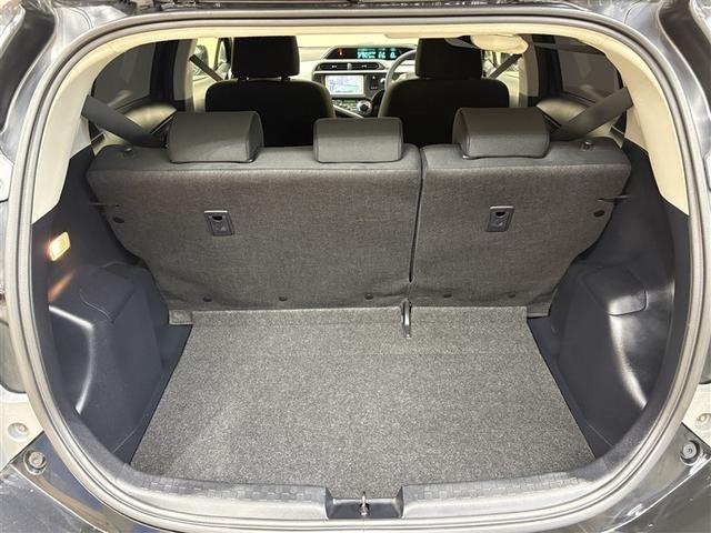 アクア Ｓ　ローダウン　セキュリティー　キーレススタート　両席エアバッグ　スマートキーシステム　取説記録簿　バックモニタ　ＡＴエアコン　ＶＳＣ　運転席エアバッグ　ＡＵＸ　パワーウインドー　ＥＴＣ付　パワステ（25枚目）