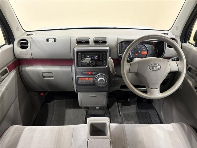 ���F���ɗD��A��������܂Ƃ܂������̂���C���p�l�B�e����X�C�b�`�Ȃǂ��h���C�o�[�̎g���₷���ʒu�ɔz�u����Ă��܂���B