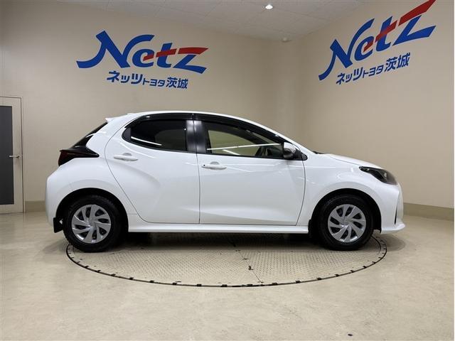 ヤリス Ｘ　定期点検記録簿　カーテンエアバッグ　リヤカメラ　ＶＳＣ　１オーナー　ドラレコ付き　パワーステアリング　イモビライザー　マニュアルエアコン　エアバック付　ナビ　ＡＢＳ　メディアプレイヤー接続　メモリナビ（6枚目）