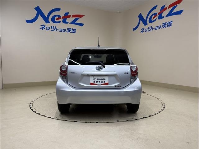 アクア Ｓ　純正ナビ　ワンセグＴＶ　ブルートゥース　リヤカメラ　ＥＴＣ　スマートキー＆プッシュスタート　オートエアコン　パワーステアリング　パワーウインドウ　デュアルエアバッグ　ロングラン保証（8枚目）