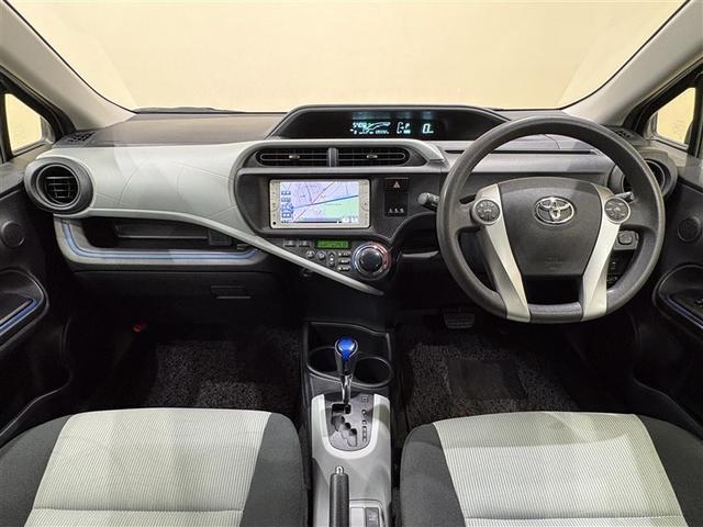 アクア Ｓ　純正ナビ　ワンセグＴＶ　ブルートゥース　リヤカメラ　ＥＴＣ　スマートキー＆プッシュスタート　オートエアコン　パワーステアリング　パワーウインドウ　デュアルエアバッグ　ロングラン保証（11枚目）