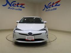 当社展示車はキレイで清潔感あふれる「まるごとクリーニング」、車の状態が一目でわかる「車両検査証明書」、買ってからも安心「ロングラン保証」という３つの安心をセットにしたものです。 4