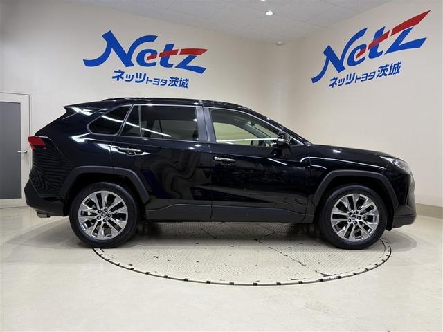 ＲＡＶ４ Ｇ　Ｚパッケージ　９型純正ナビ　フルセグＴＶ　ブルートゥース　ＤＶＤ再生　リヤカメラ　ＥＴＣ　スマートキー　シートヒーター　ＬＥＤライト　クルーズコントロール　電動バックドア　ブラインドスポットモニタ　セーフティセンス（7枚目）