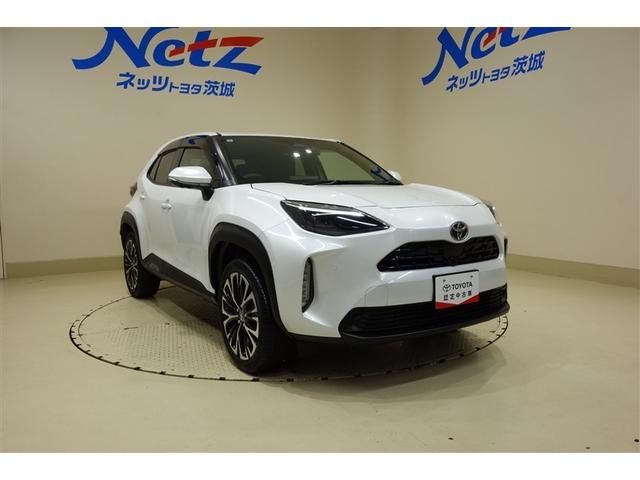 ヤリスクロス ハイブリッドＺ　ディスプレイオーディオナビ　フルセグＴＶ　ブルートゥース　全周囲カメラ　ＥＴＣ　ドライブレコーダー　スマートキー　シートヒーター　ＬＥＤライト　クルーズコントロール　電動バックドア　セーフティセンス（4枚目）