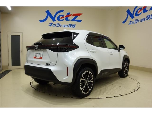 ヤリスクロス ハイブリッドＺ　ディスプレイオーディオナビ　フルセグＴＶ　ブルートゥース　全周囲カメラ　ＥＴＣ　ドライブレコーダー　スマートキー　シートヒーター　ＬＥＤライト　クルーズコントロール　電動バックドア　セーフティセンス（6枚目）