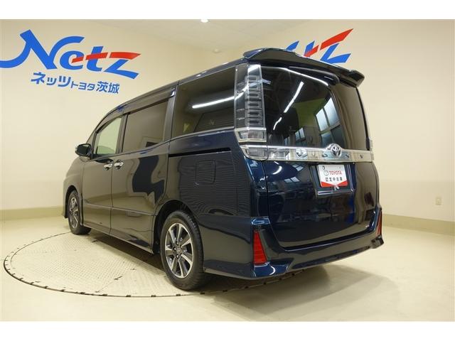 ヴォクシー ＺＳ　煌　１０型純正ナビ　フルセグＴＶ　ブルートゥース　ＤＶＤ再生　後席モニター　リヤカメラ　ＥＴＣ　スマートキー　オートエアコン　クルーズコントロール　ＬＥＤライト　両側電動ドア　セーフティセンス　アルミ（9枚目）