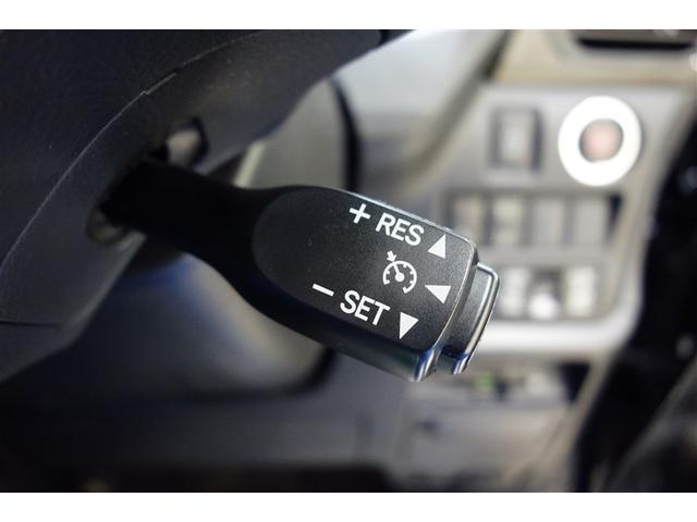 ヴォクシー ＺＳ　煌　１０型純正ナビ　フルセグＴＶ　ブルートゥース　ＤＶＤ再生　後席モニター　リヤカメラ　ＥＴＣ　スマートキー　オートエアコン　クルーズコントロール　ＬＥＤライト　両側電動ドア　セーフティセンス　アルミ（21枚目）