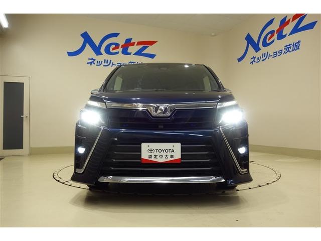 ヴォクシー ＺＳ　煌　１０型純正ナビ　フルセグＴＶ　ブルートゥース　ＤＶＤ再生　後席モニター　リヤカメラ　ＥＴＣ　スマートキー　オートエアコン　クルーズコントロール　ＬＥＤライト　両側電動ドア　セーフティセンス　アルミ（35枚目）