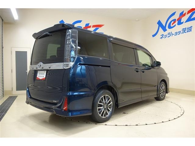 ヴォクシー ZS 両電動スライドドア 地デジ 盗難防止システム オートエアコン ダブルエアバッグ DVD再生可 ETC LEDヘッドライト キーレスエントリー メモリーナビ ナビTV AUX 3列シート 横滑り防止(7枚目)